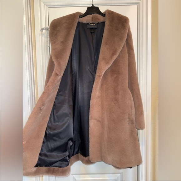 NWT Brown Faux Fur Coat Donna karen size XL - Picture 5 of 11